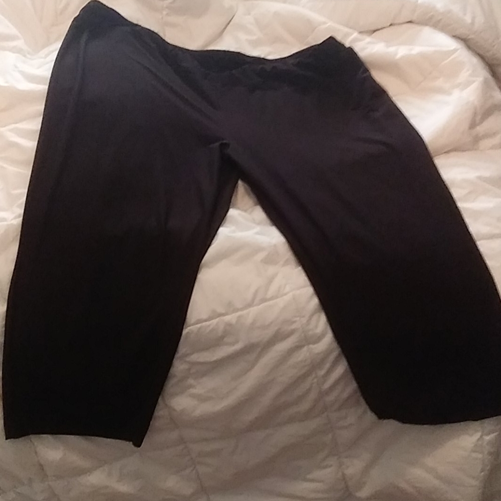 Black Capris